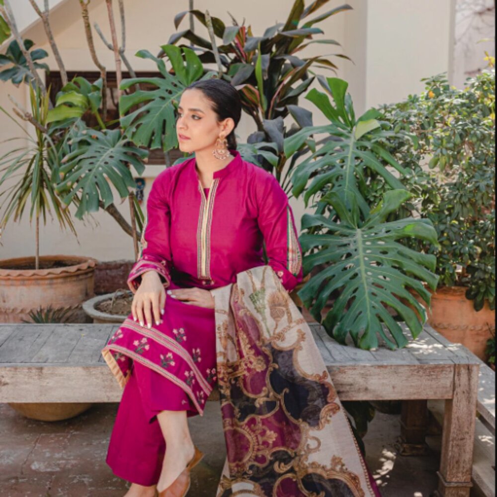 Mannat Designer Suit – Elegant Magenta | Preloved